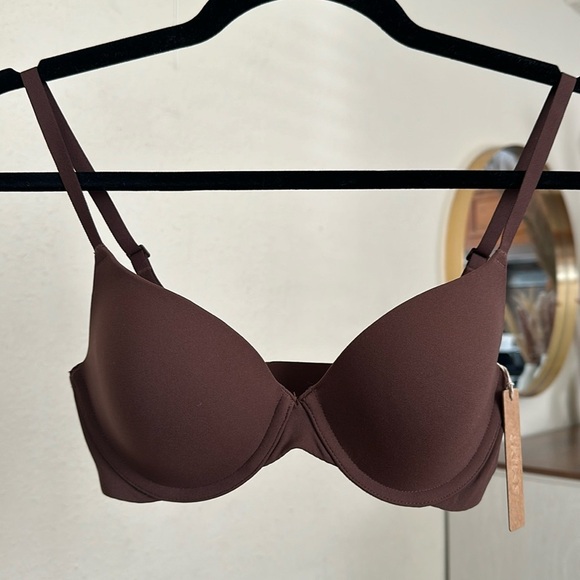 SKIMS Fits Everybody T-SHIRT BRA Cocoa Womens Size 34B NWT - Picture 2 of 5